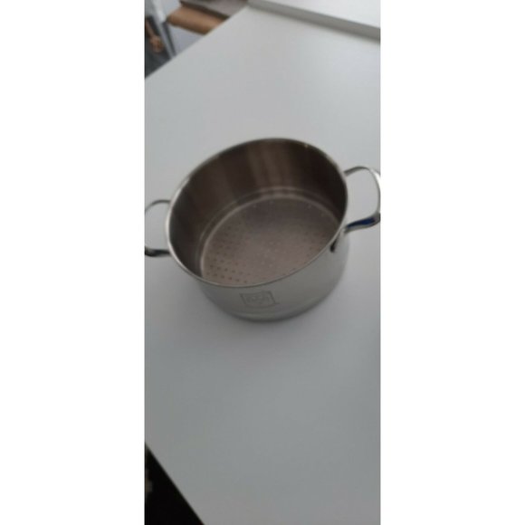 Cooking club of america Stainless Steel Steamer Pot with mesh basket and rack. - Picture 2 of 5